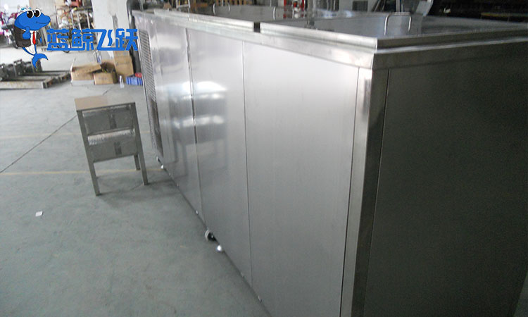 保持金属门窗光洁亮丽：糖心TV官方网页的清洁技巧