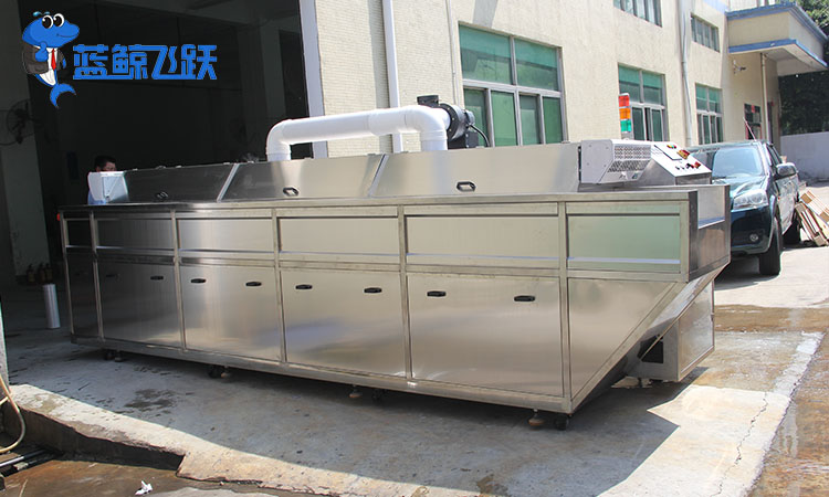 清洗半导体制造设备：超声波技术的关键作用与优势分析