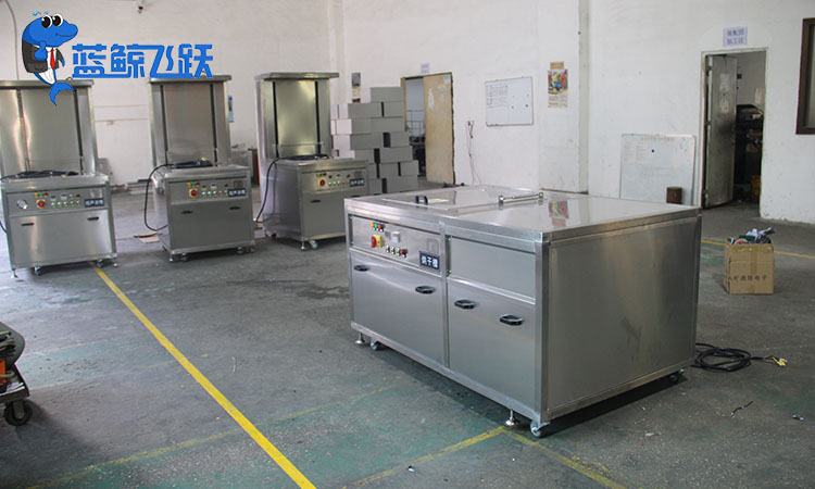 超声波清洗器：工业设备清洗的智能之选