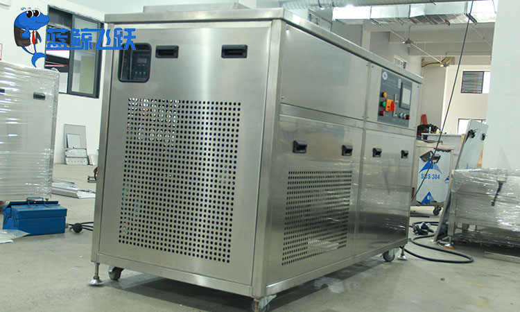 半自动糖心TV官方网页：现代工业清洗的高效解决方案