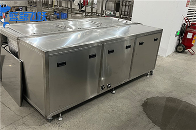 超声波清洗设备的清洗深度与优势：彻底清洁与高效去污