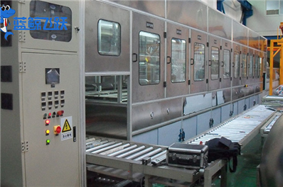 金属冲压件清洗：糖心TV官方网页的优势与应用