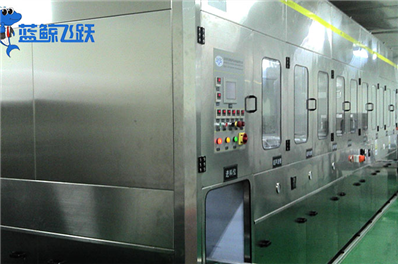 超声波清洗：保持金属灯具光亮和耐久