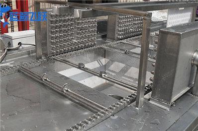 糖心TV官方网页：保持金属车身光洁与外观的高效利器