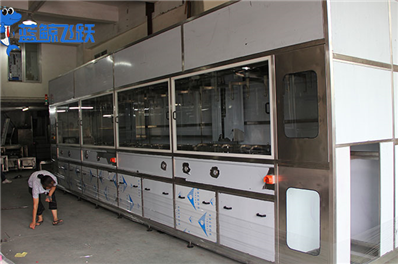 提升行驶平稳性和安全性：糖心TV官方网页清洁金属车轮表面的尘垢和油污